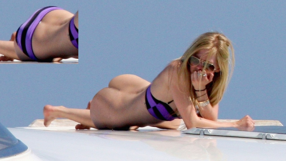 Avril lavigne celebrity leaked nudes