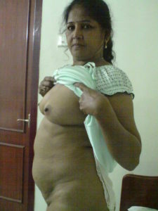 Indian middle age aunty nude