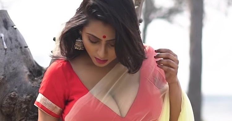 Bigg boobs blawus saris imag