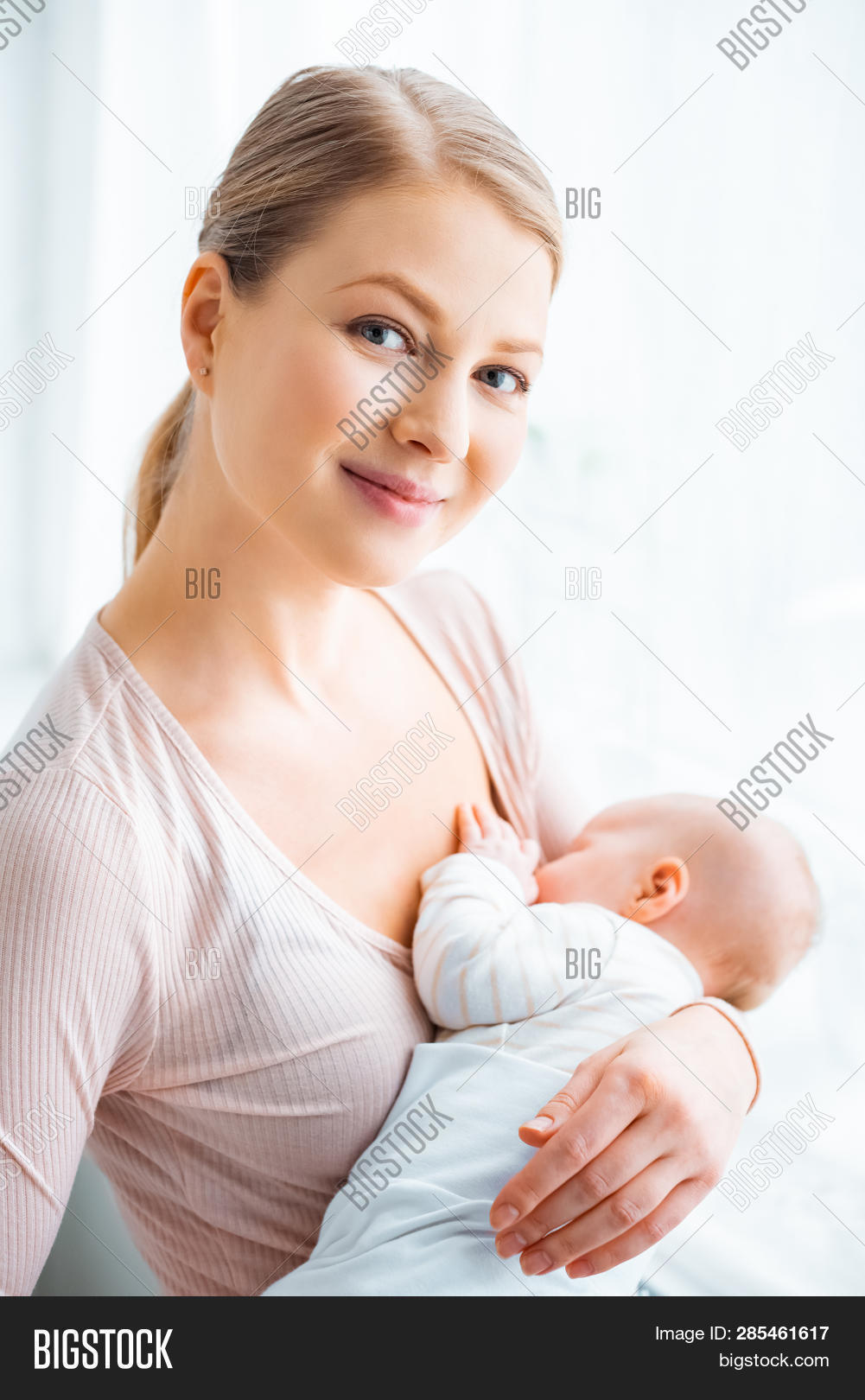 Dl breastfeeding ab mommy