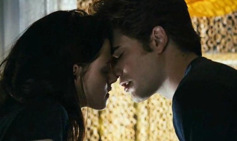 Twilight bella and edward first kiss