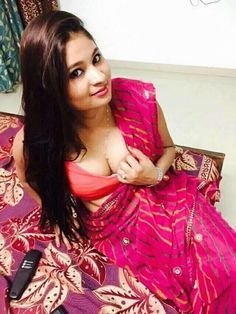 Desi girl boobs from saree