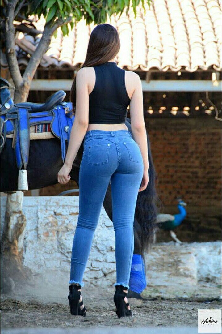 Sexy girls ass in jeans