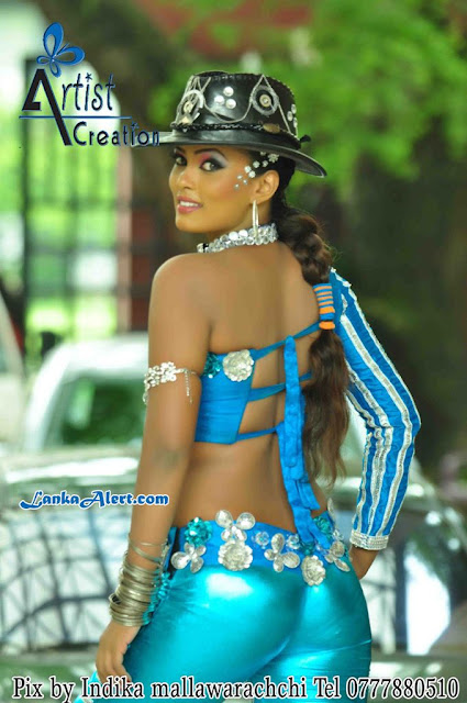 Sri lankan girls ass pics