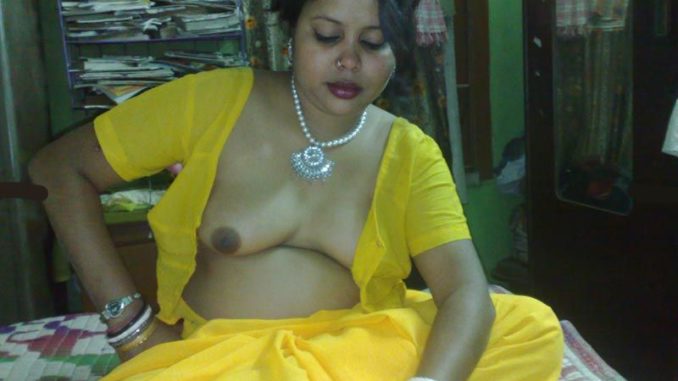 Sex images in auntes in india