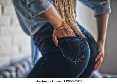 Sexy girls ass in jeans