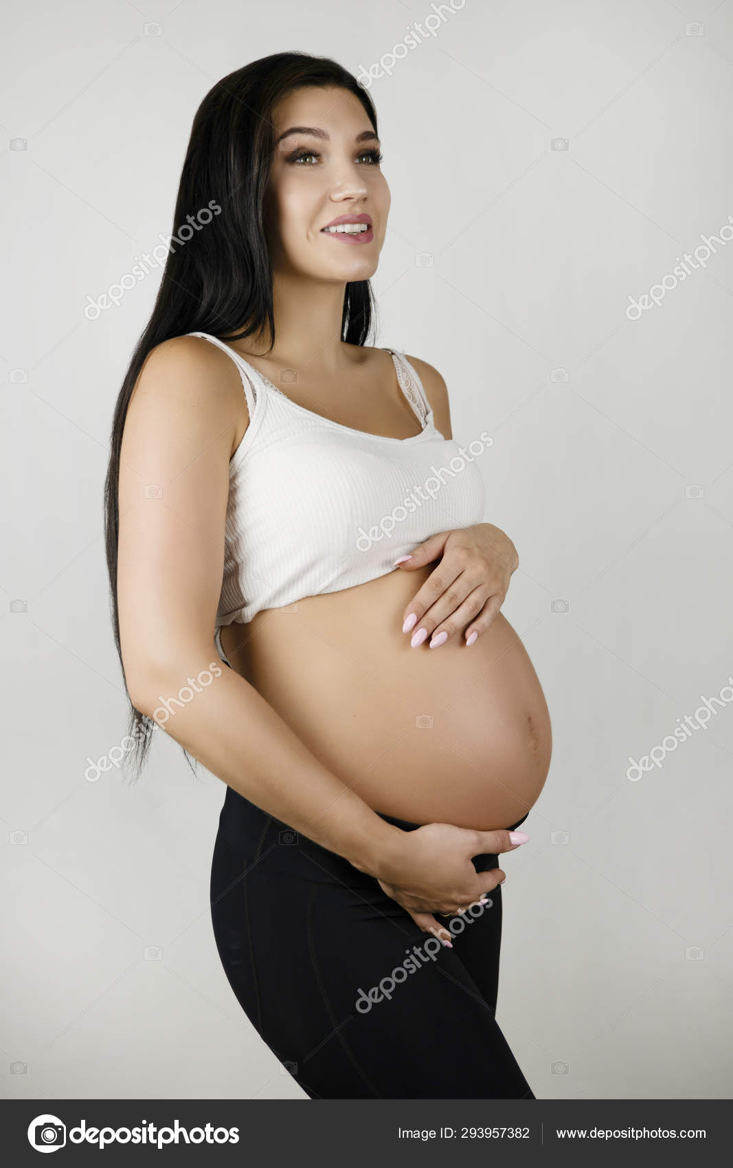 Beautiful pregnancy woman naked
